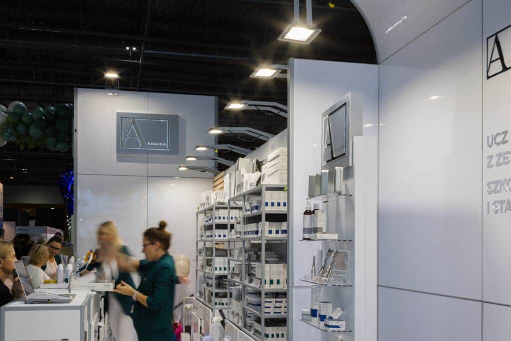 Jak sprzedawać na targach branżowych? Zasady skutecznego merchandisingu