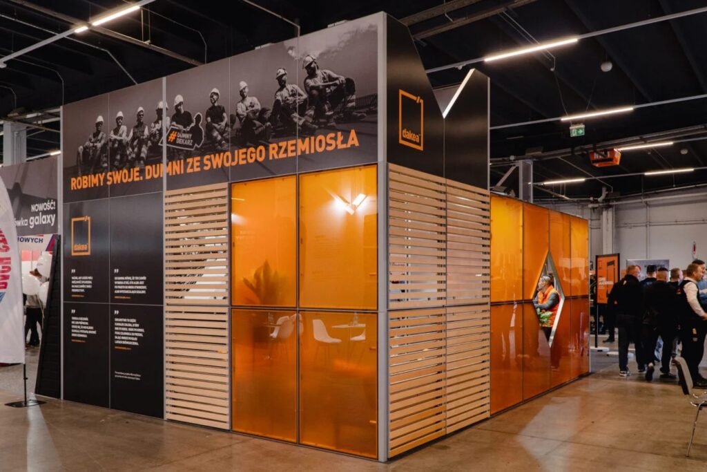 Dakea construction trade show booth – built by Clever Frame
