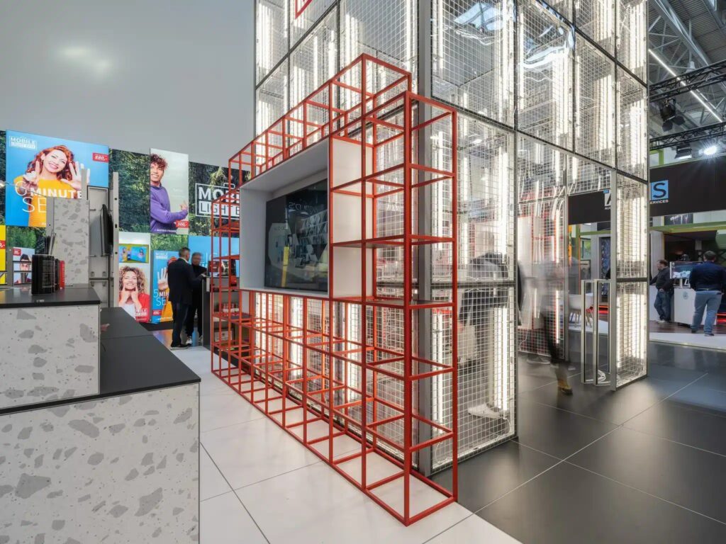 A modern modular exhibition stand by Clever Frame
