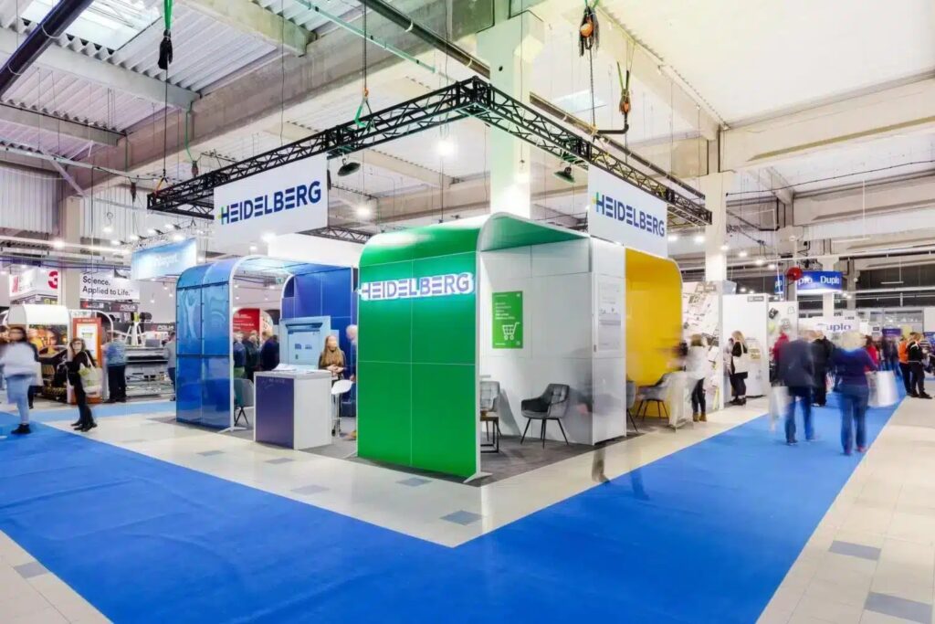 A modern modular exhibition stand by Clever Frame for HEIDELBERG brand