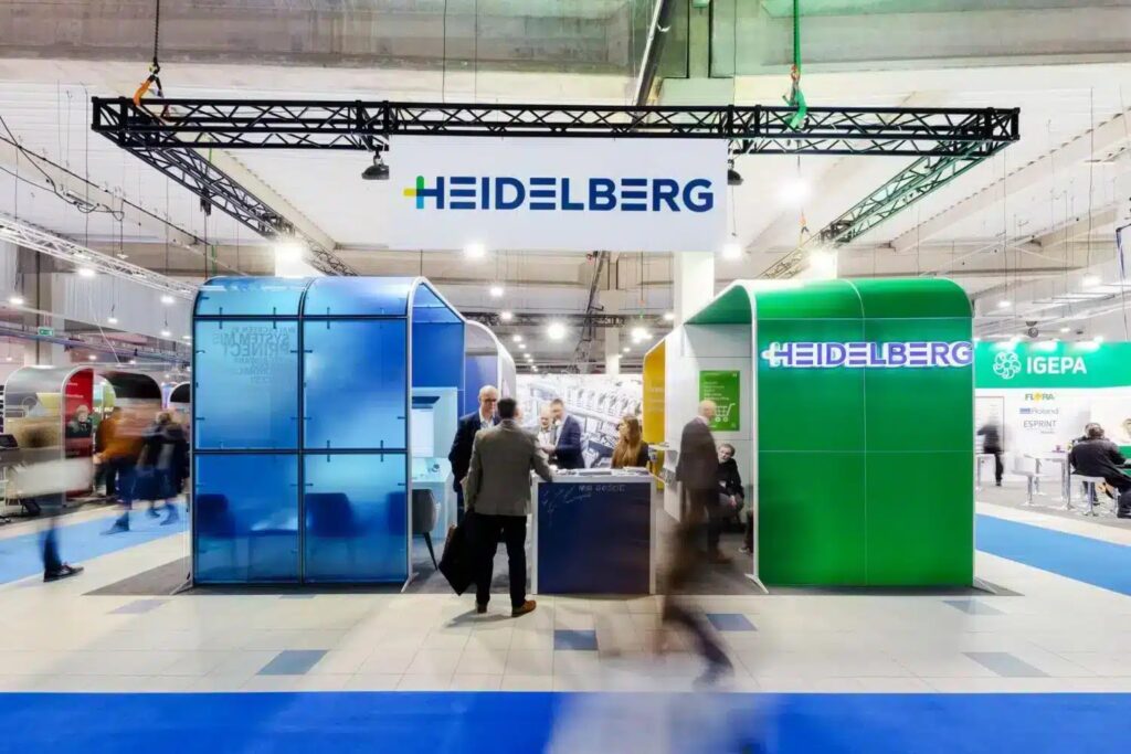 A modern modular exhibition stand by Clever Frame for HEIDELBERG brand