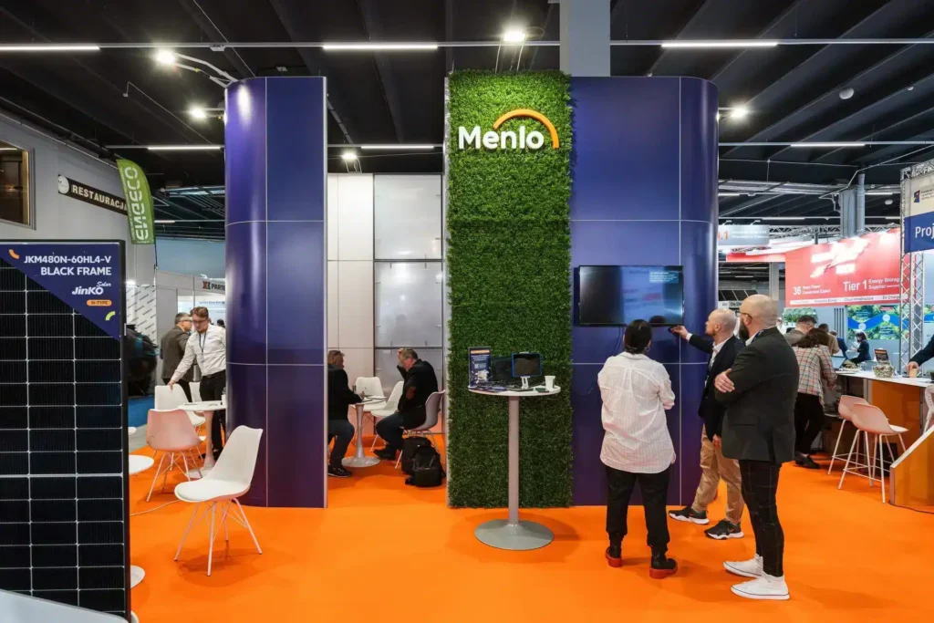 A modern modular exhibition stand by Clever Frame for Melno brand