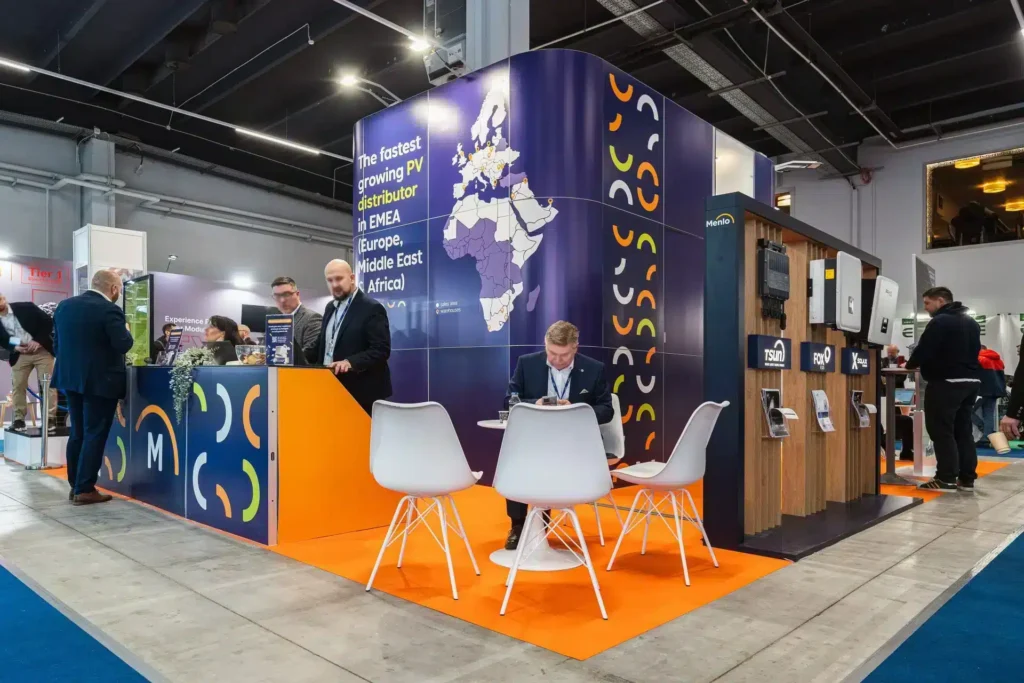 A modern modular exhibition stand by Clever Frame for Melno brand