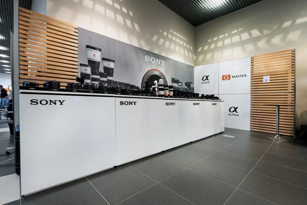 A modern modular exhibition stand by Clever Frame for SONY brand