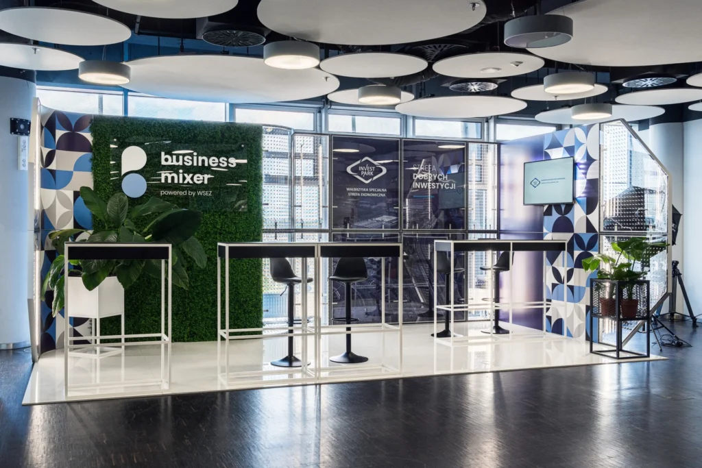 A modern modular exhibition stand by Clever Frame for WSSE INVEST PARK