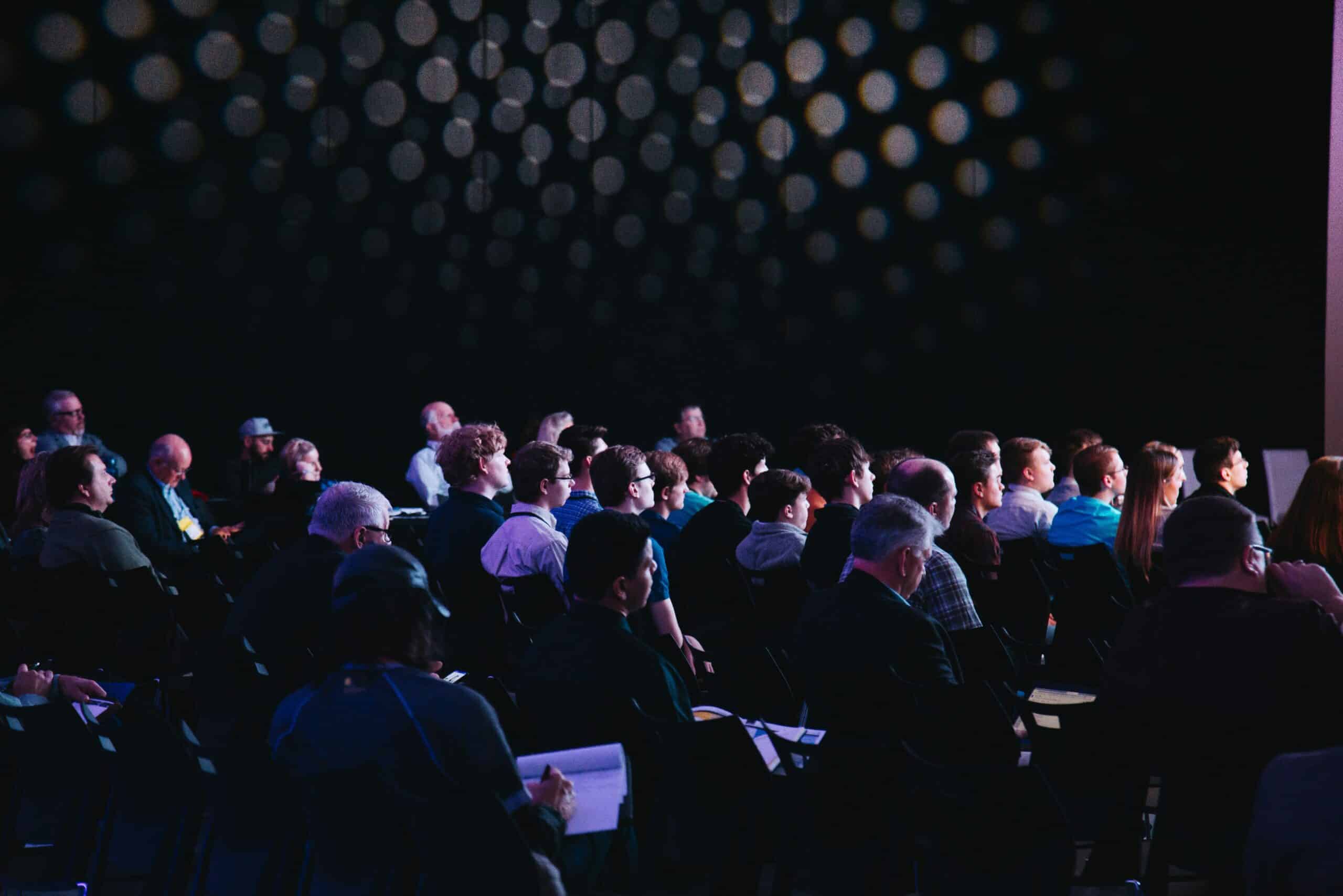 Scenografia eventowa bez ograniczeń – możliwości modułowego systemu Clever Frame