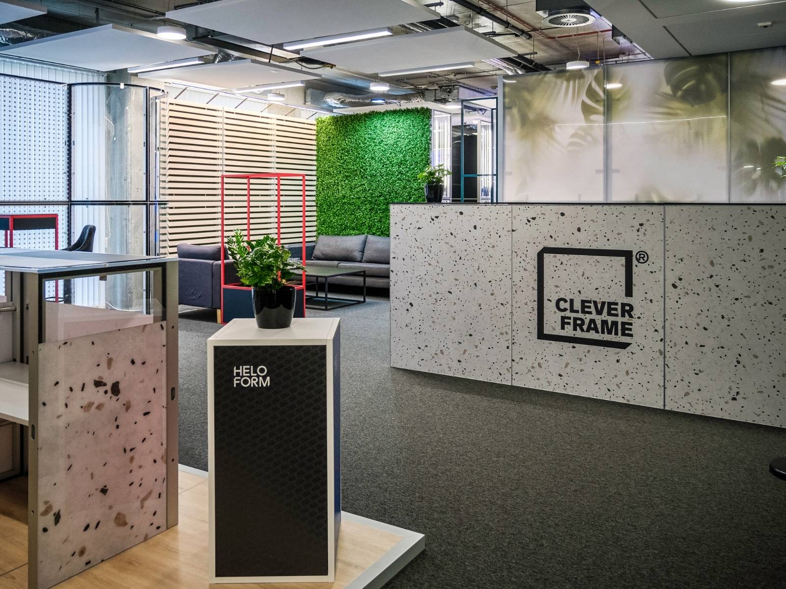 Showroom Clever Frame Helo Form Warsaw